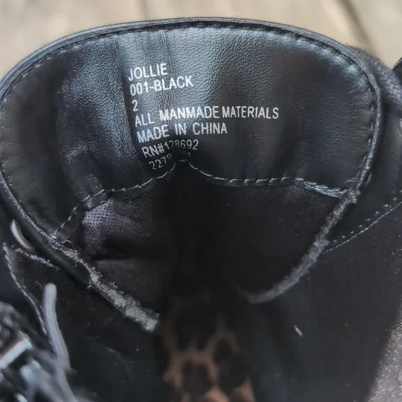 Steve Madden Jollie Fashion Boot With Charms, Sz 2. - Picture 6 of 8